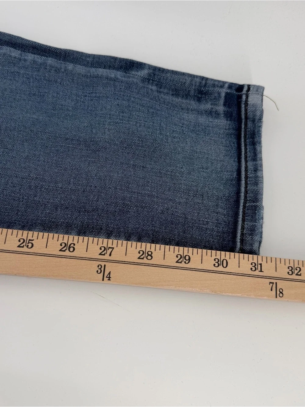 Judy Blue Medium Wash Cropped Ankle Jeans
